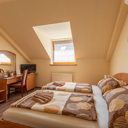Bed and Breakfast Szenti Vendeghaz Дьёр Экстерьер фото