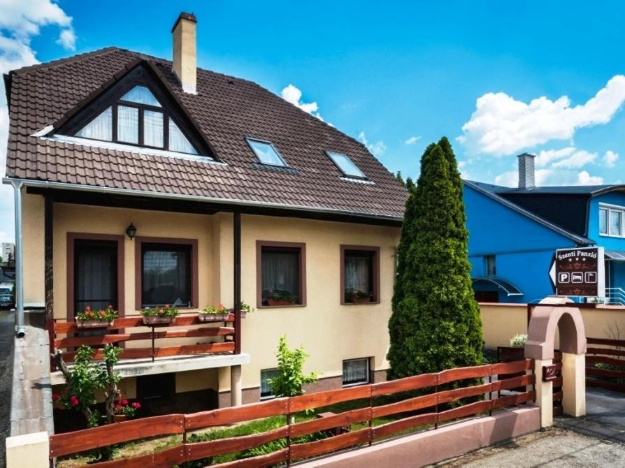 Bed and Breakfast Szenti Vendeghaz Дьёр Экстерьер фото