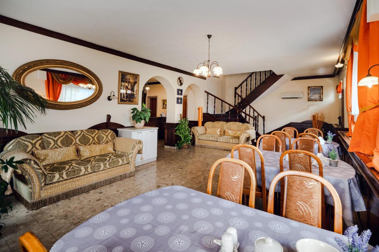 Bed and Breakfast Szenti Vendeghaz Дьёр Экстерьер фото