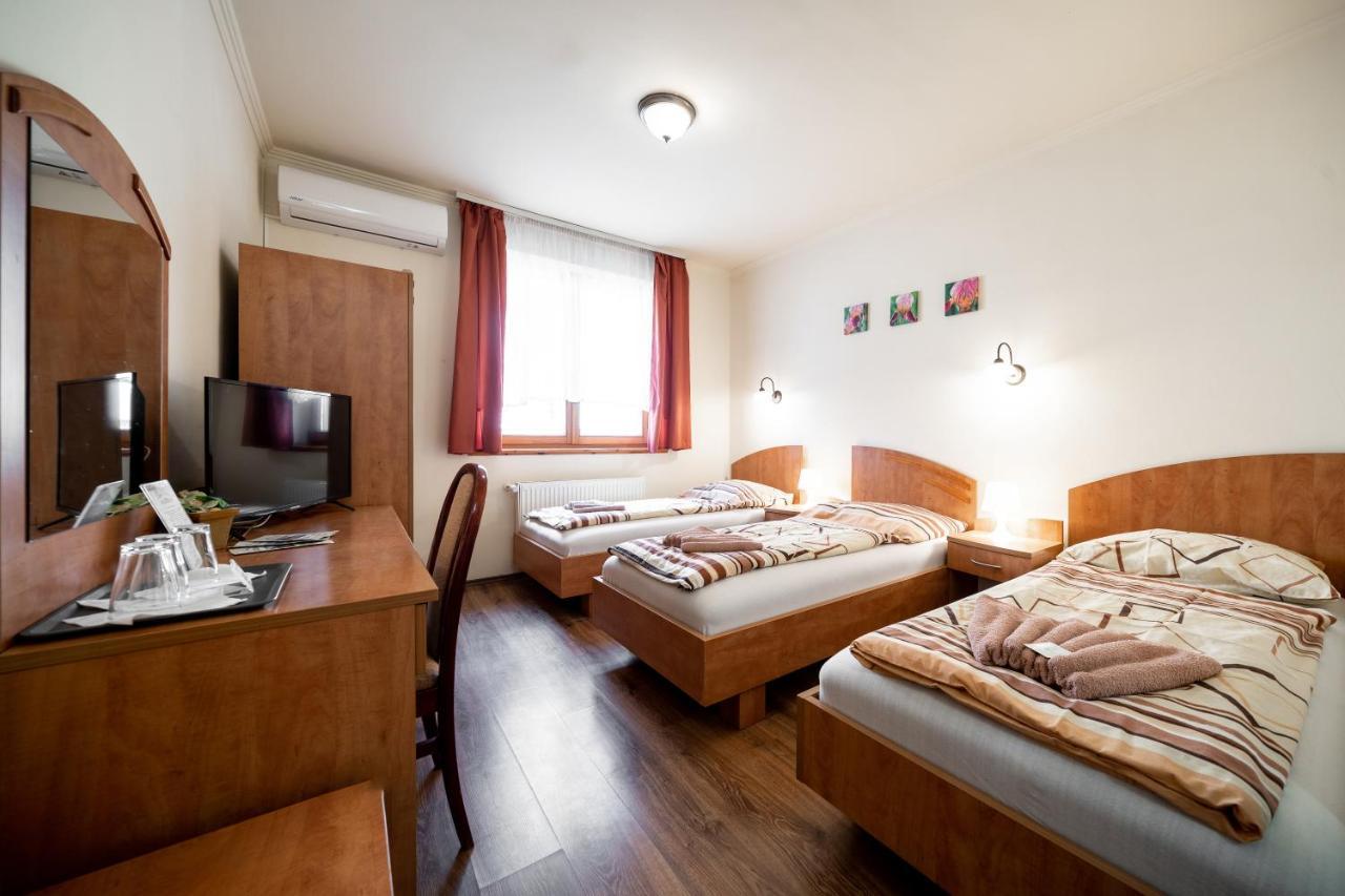 Bed and Breakfast Szenti Vendeghaz Дьёр Экстерьер фото