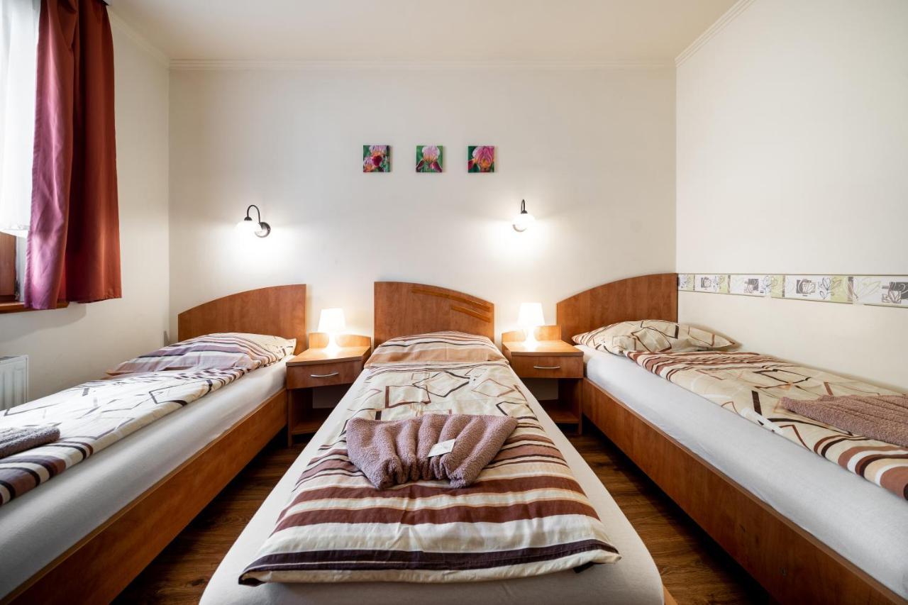 Bed and Breakfast Szenti Vendeghaz Дьёр Экстерьер фото