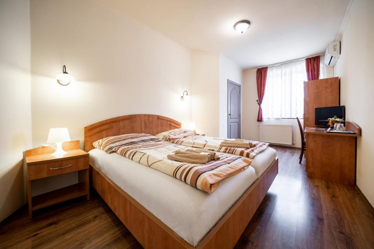 Bed and Breakfast Szenti Vendeghaz Дьёр Экстерьер фото