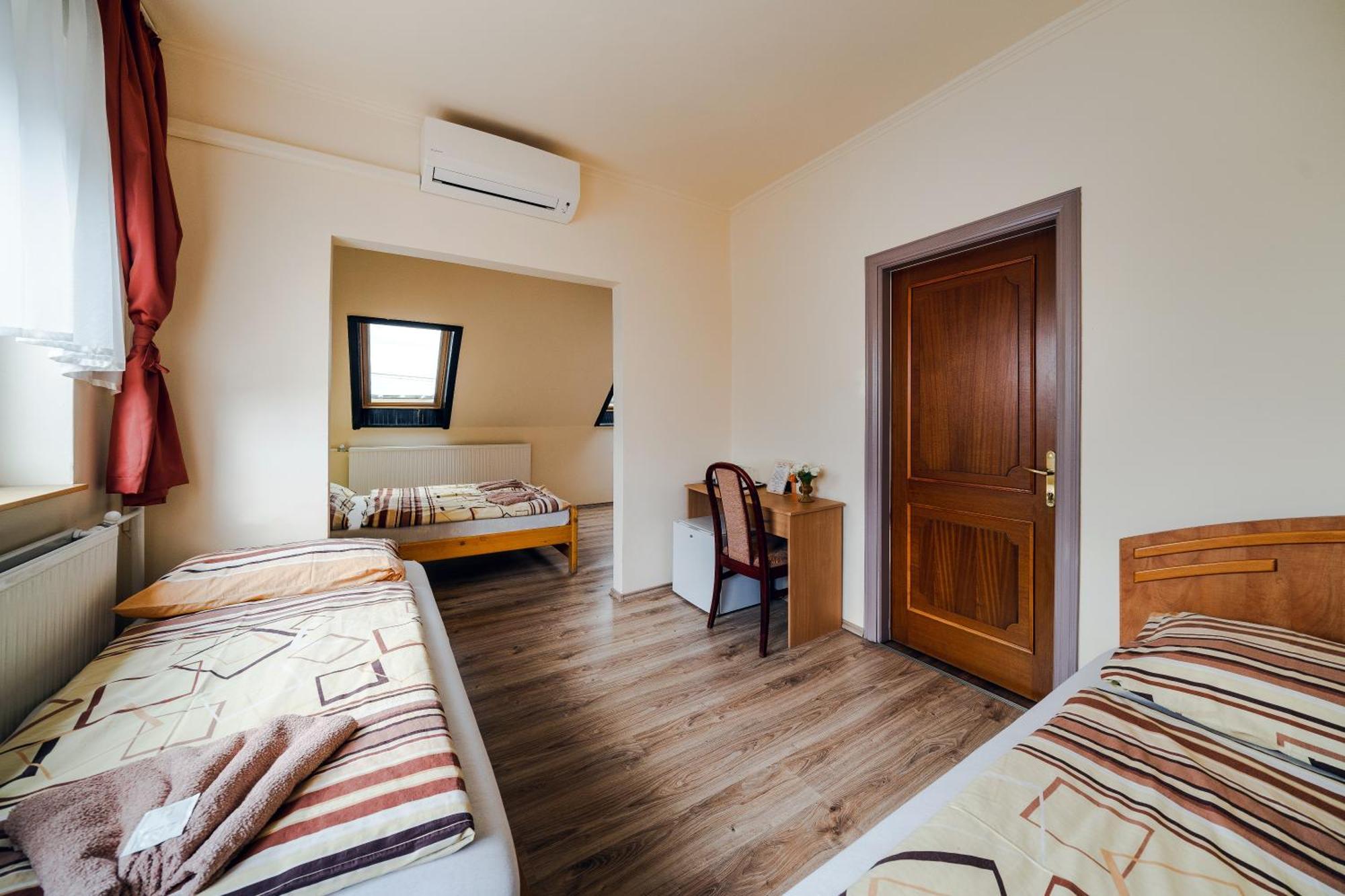 Bed and Breakfast Szenti Vendeghaz Дьёр Экстерьер фото