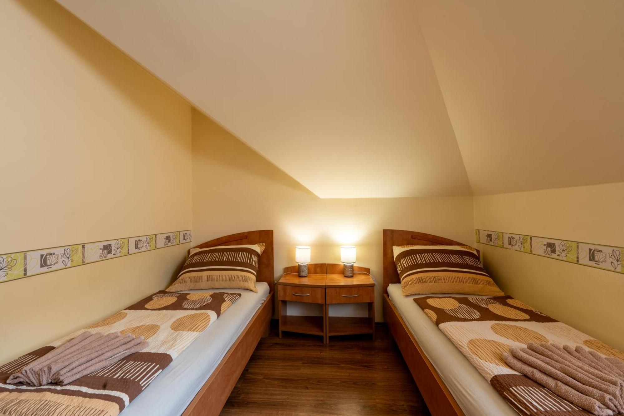 Bed and Breakfast Szenti Vendeghaz Дьёр Экстерьер фото