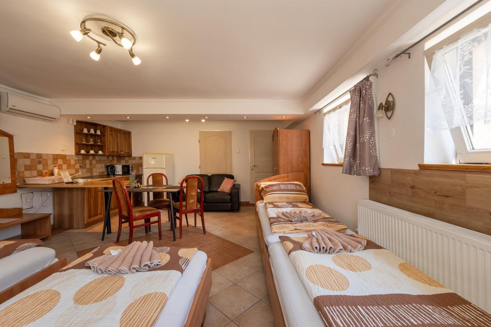 Bed and Breakfast Szenti Vendeghaz Дьёр Экстерьер фото