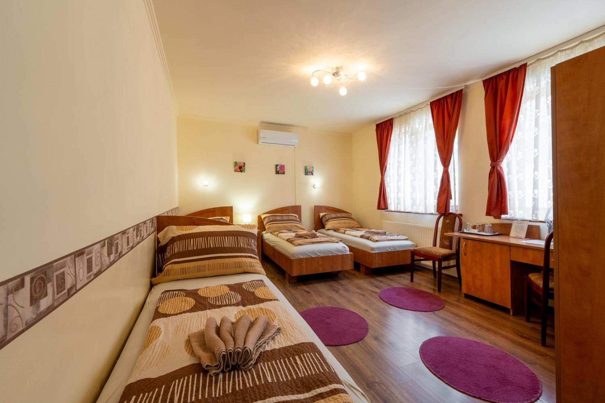 Bed and Breakfast Szenti Vendeghaz Дьёр Экстерьер фото