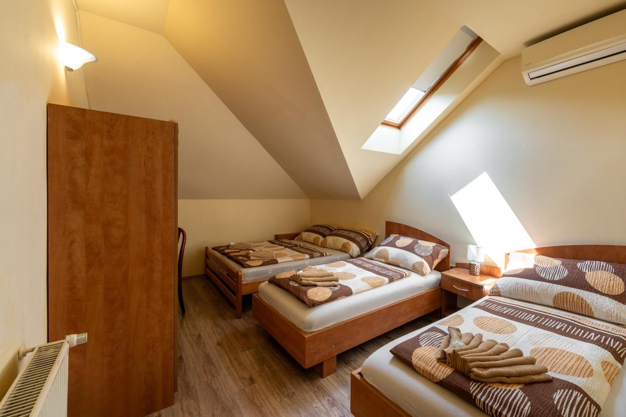 Bed and Breakfast Szenti Vendeghaz Дьёр Экстерьер фото